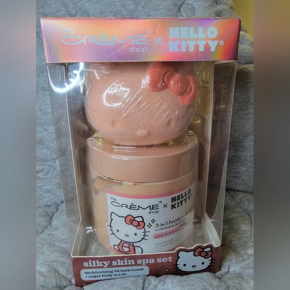 The Crème Shop x Hello Kitty scrub & bomb set